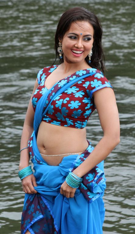 sana khan